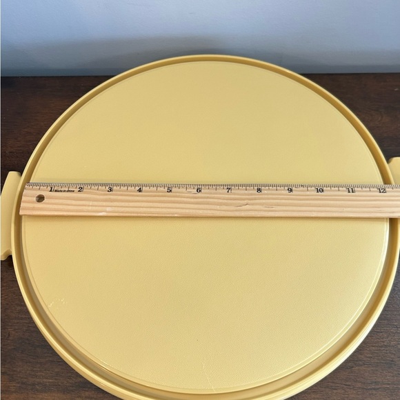 Tupperware 12” Cake Carrier Gold Base 1256-4 Handle 1258-7 Sheer Lid 1257-6 Vtg. - Picture 11 of 14